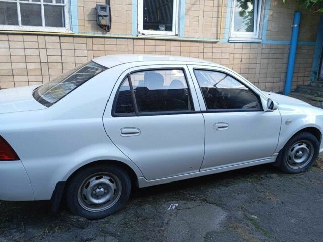 Білий Джилі ЦК, об'ємом двигуна 1.5 л та пробігом 67 тис. км за 1999 $, фото 1 на Automoto.ua
