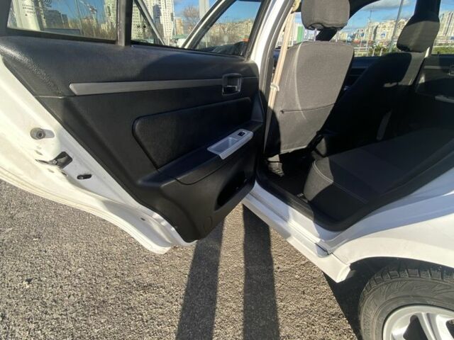 Білий Джилі ЦК, об'ємом двигуна 1.5 л та пробігом 185 тис. км за 3300 $, фото 9 на Automoto.ua