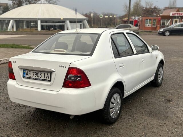 Білий Джилі ЦК, об'ємом двигуна 1.5 л та пробігом 180 тис. км за 2300 $, фото 3 на Automoto.ua