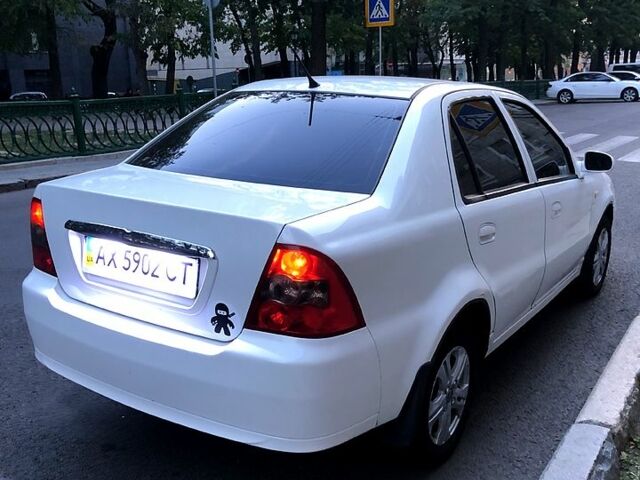 Джили ЦК 2012 в Харькове на Automoto.ua Белый Джили ЦК, объемом двигателя 1.5 л и пробегом 110 тыс. км за 1700 $, фото 1 на Automoto.ua