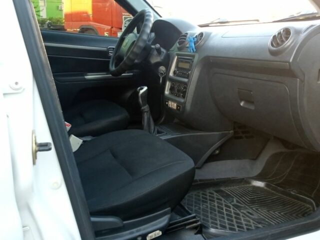 Джили ЦК 2013 в Одессе на Automoto.ua Белый Джили ЦК, объемом двигателя 1.5 л и пробегом 126 тыс. км за 2900 $, фото 4 на Automoto.ua