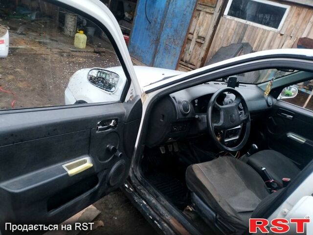 Білий Джилі ЦК, об'ємом двигуна 1.5 л та пробігом 0 тис. км за 950 $, фото 1 на Automoto.ua