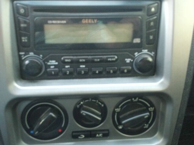 Джили ЦК 2013 в Одессе на Automoto.ua Белый Джили ЦК, объемом двигателя 1.5 л и пробегом 126 тыс. км за 2900 $, фото 10 на Automoto.ua