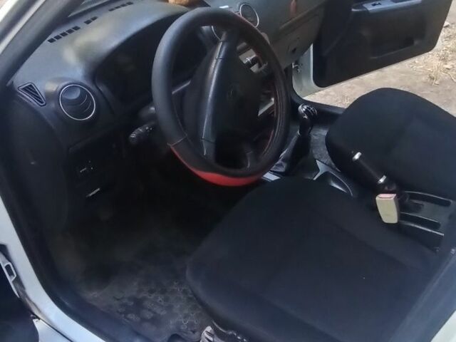 Білий Джилі ЦК, об'ємом двигуна 1.5 л та пробігом 9 тис. км за 3000 $, фото 3 на Automoto.ua