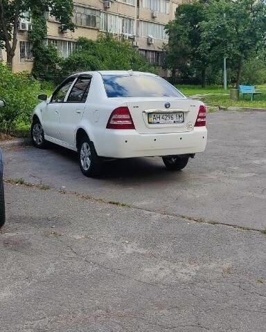 Джилі ЦК 2013 у Києві на Automoto.ua Білий Джилі ЦК, об'ємом двигуна 1.5 л та пробігом 99 тис. км за 2600 $, фото 1 на Automoto.ua