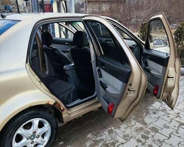Бежевый Джили ЦК, объемом двигателя 1.5 л и пробегом 130 тыс. км за 1600 $, фото 7 на Automoto.ua