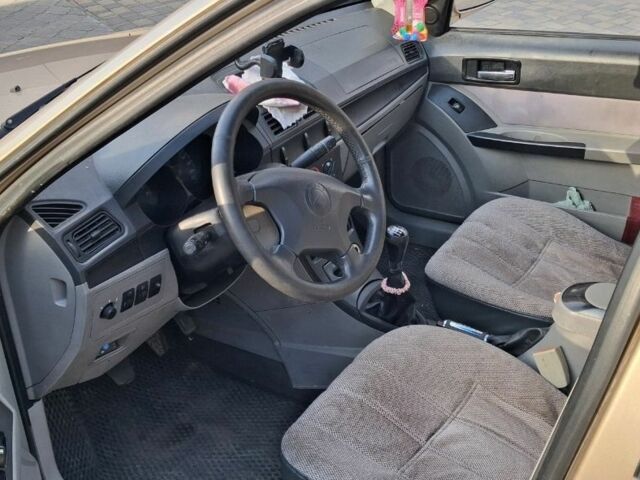 Бежевый Джили ЦК, объемом двигателя 1.5 л и пробегом 102 тыс. км за 2000 $, фото 2 на Automoto.ua