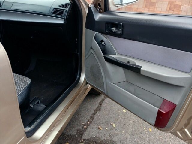 Бежевый Джили ЦК, объемом двигателя 1 л и пробегом 200 тыс. км за 1450 $, фото 3 на Automoto.ua