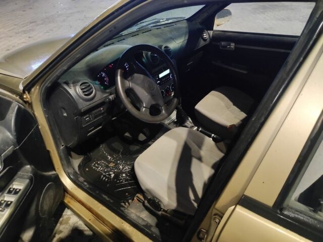 Бежевый Джили ЦК, объемом двигателя 0 л и пробегом 175 тыс. км за 780 $, фото 4 на Automoto.ua