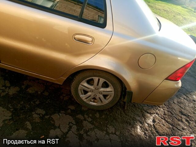 Бежевый Джили ЦК, объемом двигателя 1.5 л и пробегом 170 тыс. км за 2400 $, фото 1 на Automoto.ua