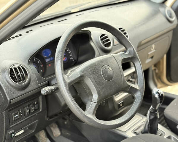 Бежевый Джили ЦК, объемом двигателя 1.5 л и пробегом 85 тыс. км за 3300 $, фото 10 на Automoto.ua