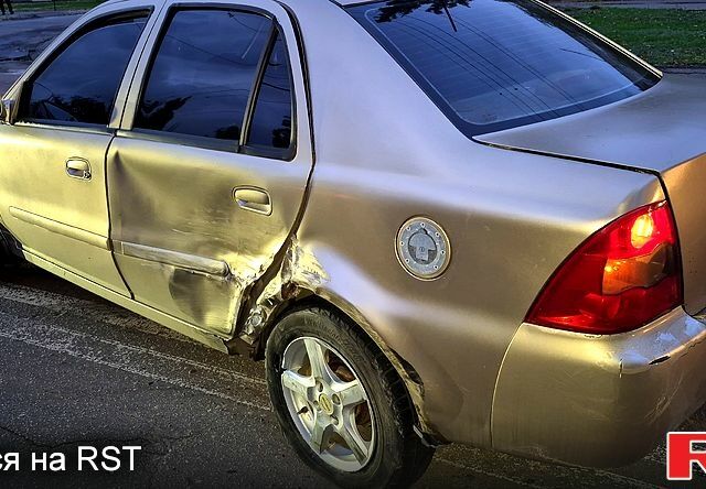 Джили ЦК, объемом двигателя 1.5 л и пробегом 150 тыс. км за 1050 $, фото 1 на Automoto.ua