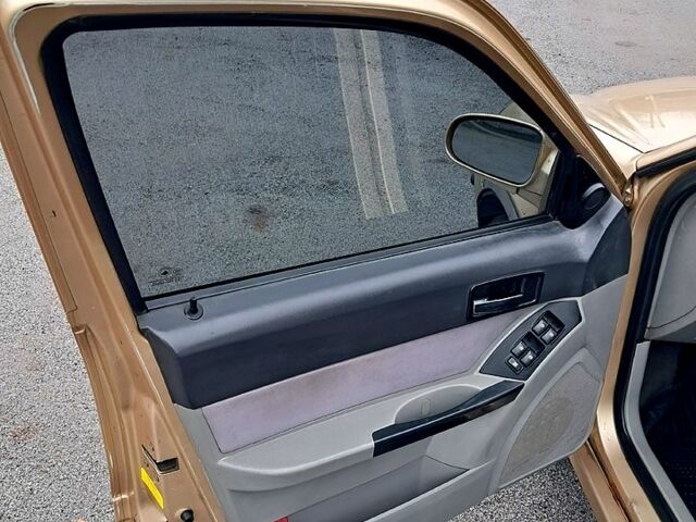 Желтый Джили ЦК, объемом двигателя 1.5 л и пробегом 194 тыс. км за 1200 $, фото 4 на Automoto.ua