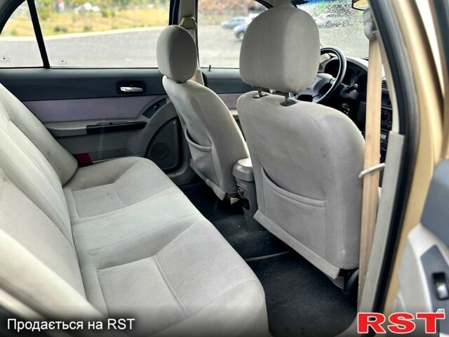 Желтый Джили ЦК, объемом двигателя 1.5 л и пробегом 141 тыс. км за 1699 $, фото 4 на Automoto.ua