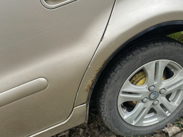 Желтый Джили ЦК, объемом двигателя 1.5 л и пробегом 140 тыс. км за 1500 $, фото 2 на Automoto.ua