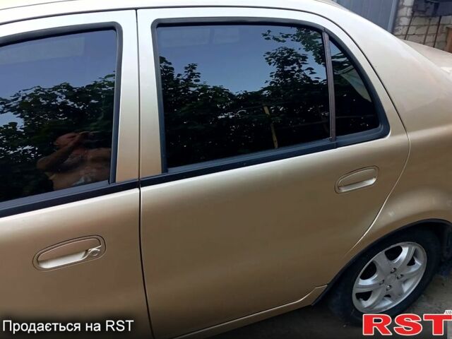 Желтый Джили ЦК, объемом двигателя 1.5 л и пробегом 130 тыс. км за 2000 $, фото 3 на Automoto.ua