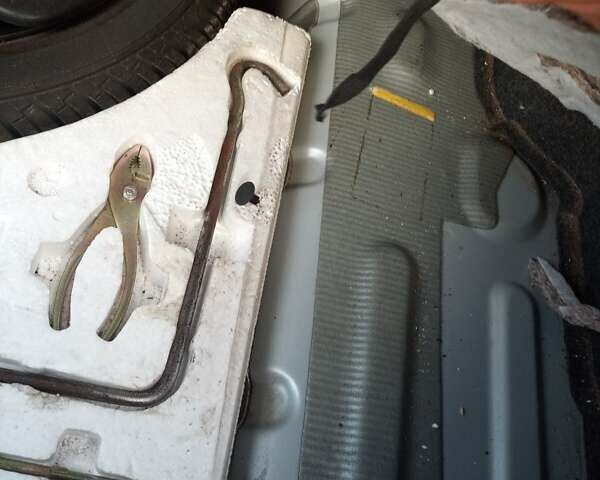 Сірий Джилі ЦК, об'ємом двигуна 1.5 л та пробігом 160 тис. км за 1550 $, фото 11 на Automoto.ua