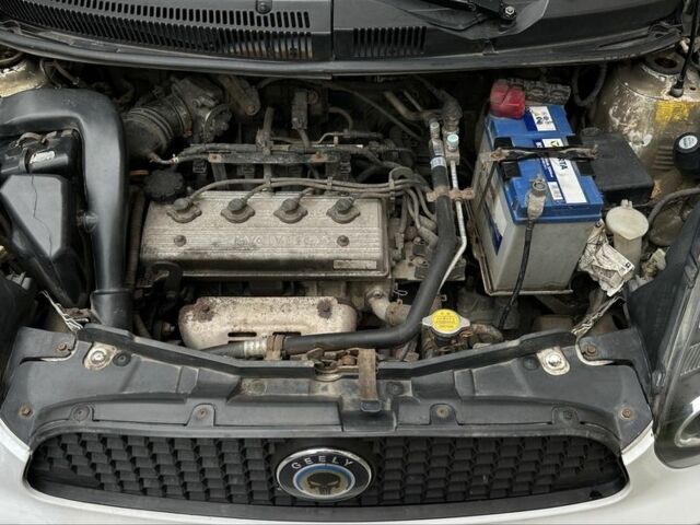 Белый Джили Другая, объемом двигателя 1.3 л и пробегом 186 тыс. км за 3500 $, фото 5 на Automoto.ua