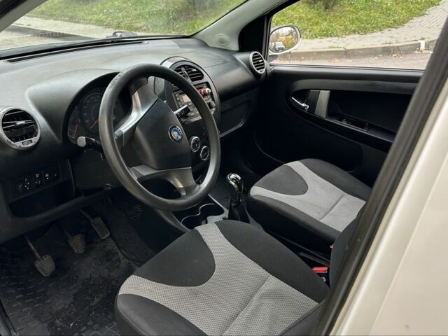 Белый Джили Другая, объемом двигателя 1.3 л и пробегом 186 тыс. км за 3500 $, фото 4 на Automoto.ua