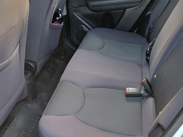 Белый Джили Другая, объемом двигателя 1.5 л и пробегом 185 тыс. км за 3000 $, фото 5 на Automoto.ua