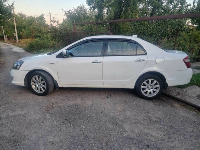 Джили Другая 2012 в Днепре (Днепропетровске) на Automoto.ua Белый Джили Другая, объемом двигателя 1.8 л и пробегом 215 тыс. км за 3700 $, фото 1 на Automoto.ua