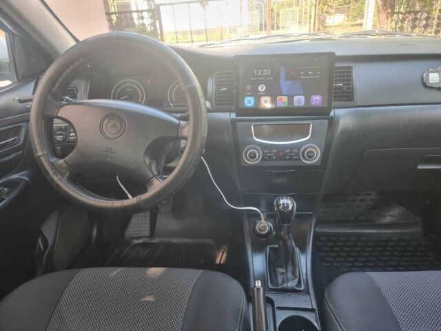 Джили Другая 2012 в Днепре (Днепропетровске) на Automoto.ua Белый Джили Другая, объемом двигателя 1.8 л и пробегом 215 тыс. км за 3700 $, фото 2 на Automoto.ua