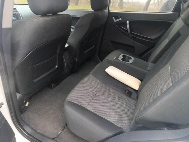 Белый Джили Другая, объемом двигателя 2 л и пробегом 250 тыс. км за 5150 $, фото 11 на Automoto.ua