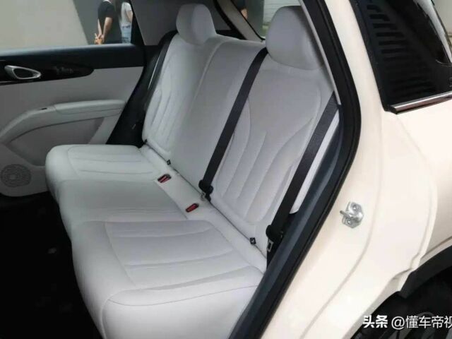 Бежевый Джили Другая, объемом двигателя 0 л и пробегом 1 тыс. км за 17246 $, фото 19 на Automoto.ua