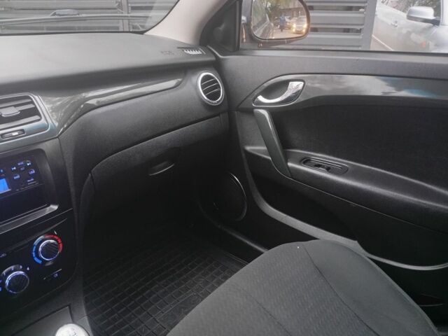 Чорний Джилі Інша, об'ємом двигуна 1.5 л та пробігом 227 тис. км за 3499 $, фото 2 на Automoto.ua