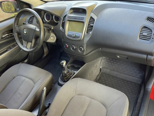 Джилі Інша 2015 у Києві на Automoto.ua Червоний Джилі Інша, об'ємом двигуна 1.5 л та пробігом 94 тис. км за 3850 $, фото 20 на Automoto.ua