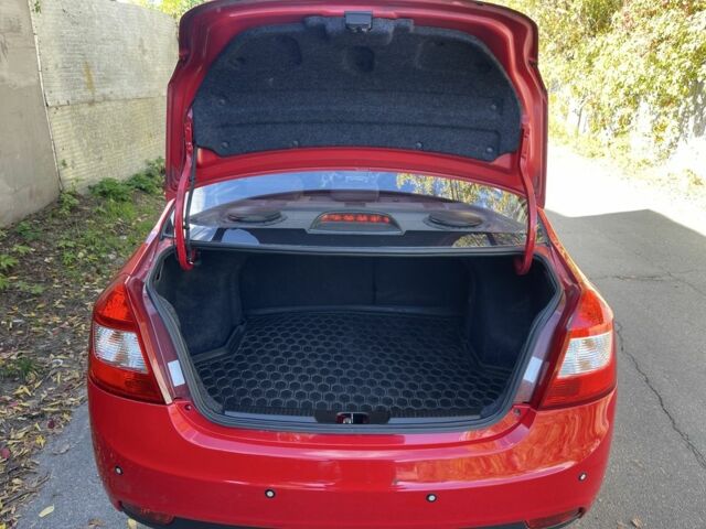 Джилі Інша 2015 у Києві на Automoto.ua Червоний Джилі Інша, об'ємом двигуна 1.5 л та пробігом 94 тис. км за 3850 $, фото 15 на Automoto.ua