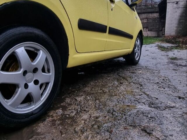 Желтый Джили Другая, объемом двигателя 1.3 л и пробегом 114 тыс. км за 2500 $, фото 5 на Automoto.ua