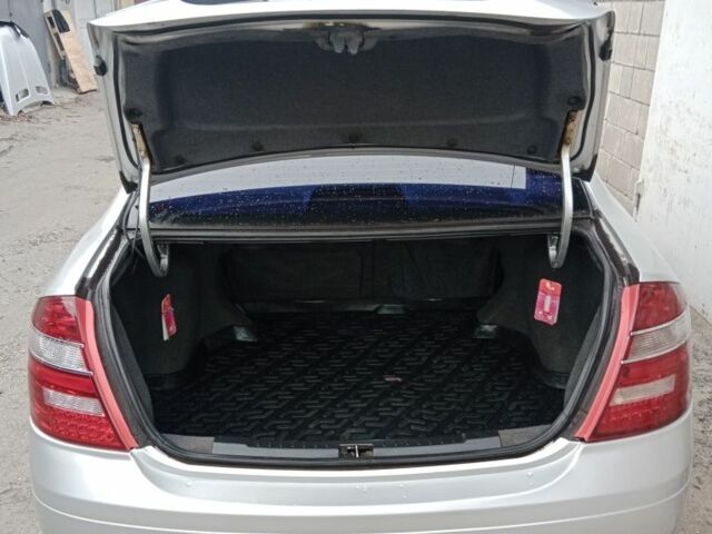 Серый Джили Другая, объемом двигателя 1.8 л и пробегом 183 тыс. км за 3700 $, фото 7 на Automoto.ua