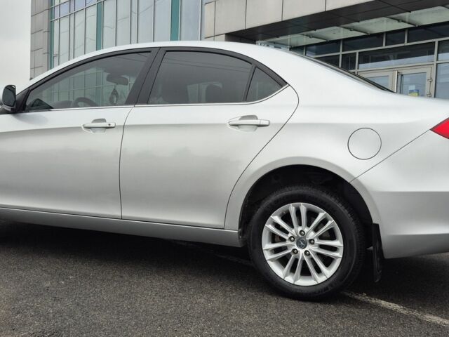 Серый Джили Другая, объемом двигателя 1.5 л и пробегом 28 тыс. км за 7400 $, фото 2 на Automoto.ua