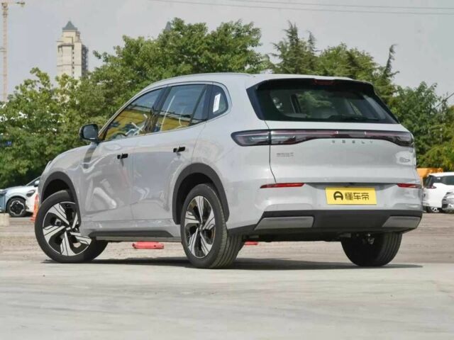 Сірий Джилі Інша, об'ємом двигуна 0 л та пробігом 1 тис. км за 23298 $, фото 17 на Automoto.ua