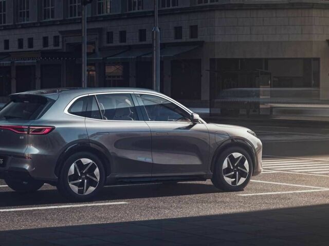 Сірий Джилі Інша, об'ємом двигуна 0 л та пробігом 1 тис. км за 23298 $, фото 5 на Automoto.ua