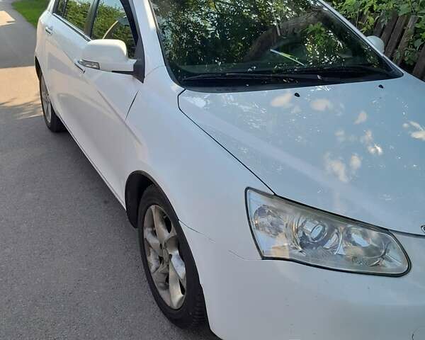 Белый Джили Эмгранд 7 (EC7), объемом двигателя 1.5 л и пробегом 149 тыс. км за 4200 $, фото 1 на Automoto.ua