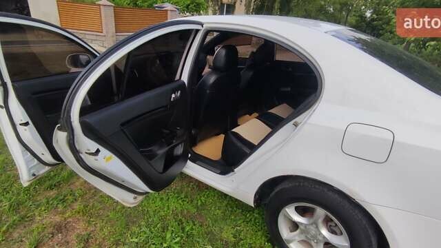 Белый Джили Эмгранд 7 (EC7), объемом двигателя 1.79 л и пробегом 165 тыс. км за 4700 $, фото 10 на Automoto.ua