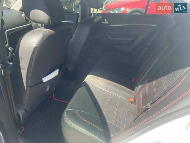 Джили Эмгранд 7 (EC7) 2017 в Одессе на Automoto.ua Белый Джили Эмгранд 7 (EC7), объемом двигателя 1.5 л и пробегом 71 тыс. км за 7100 $, фото 5 на Automoto.ua