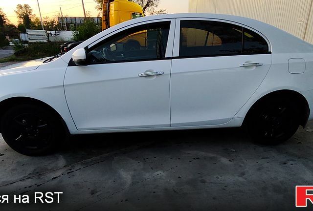 Білий Джилі Емгранд 7 (EC7), об'ємом двигуна 1.5 л та пробігом 60 тис. км за 7800 $, фото 1 на Automoto.ua