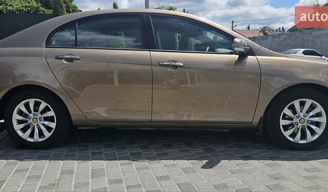Джили Эмгранд 7 (EC7) 2012 в Киеве на Automoto.ua Бежевый Джили Эмгранд 7 (EC7), объемом двигателя 1.8 л и пробегом 12 тыс. км за 6988 $, фото 8 на Automoto.ua