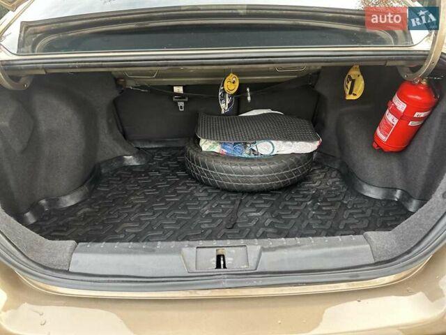 Бежевый Джили Эмгранд 7 (EC7), объемом двигателя 1.79 л и пробегом 120 тыс. км за 5000 $, фото 25 на Automoto.ua