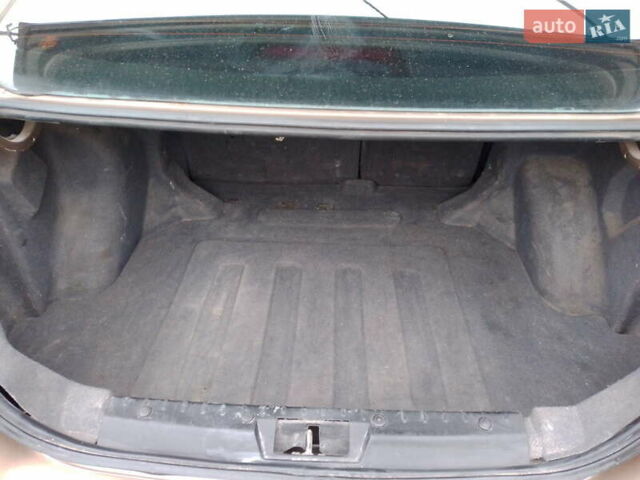 Желтый Джили Эмгранд 7 (EC7), объемом двигателя 1.5 л и пробегом 119 тыс. км за 4200 $, фото 7 на Automoto.ua