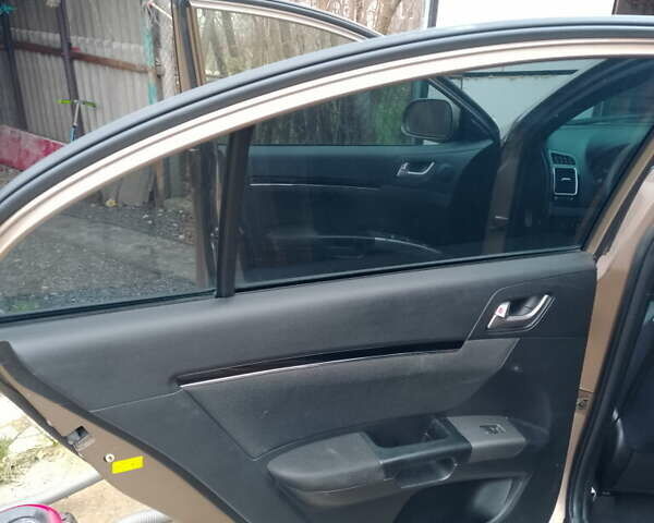 Желтый Джили Эмгранд 7 (EC7), объемом двигателя 1.5 л и пробегом 119 тыс. км за 4200 $, фото 16 на Automoto.ua