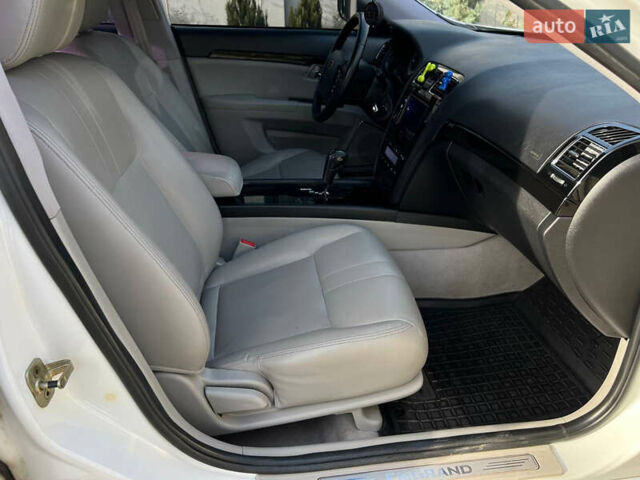 Белый Джили Emgrand 8 (EC8), объемом двигателя 2.38 л и пробегом 122 тыс. км за 4500 $, фото 22 на Automoto.ua