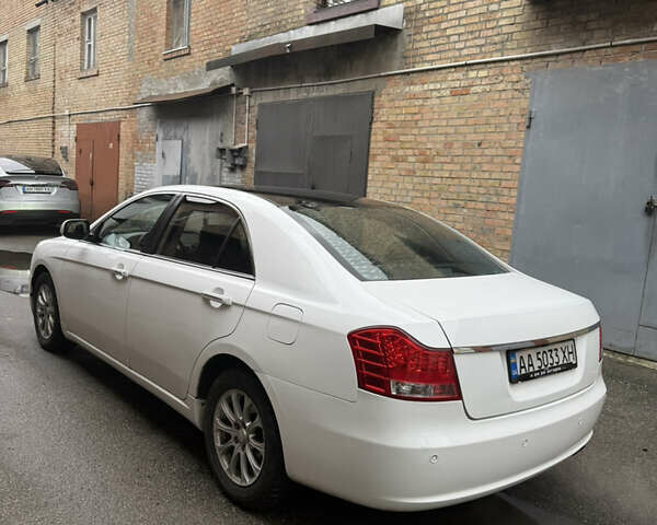 Белый Джили Emgrand 8 (EC8), объемом двигателя 2.38 л и пробегом 250 тыс. км за 4850 $, фото 4 на Automoto.ua