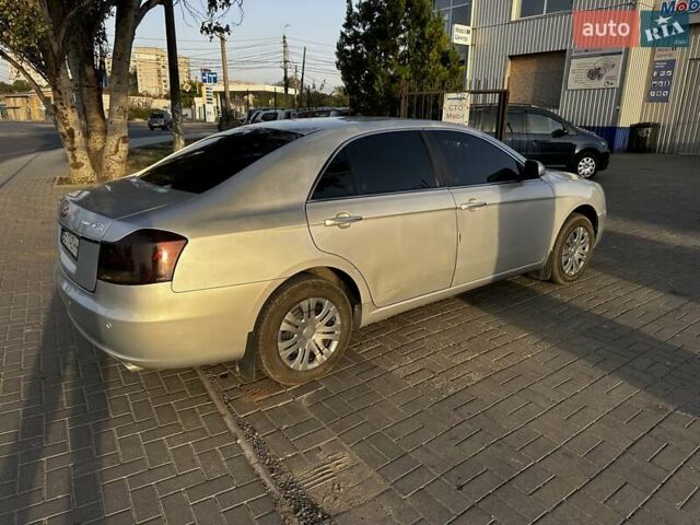 Серый Джили Emgrand 8 (EC8), объемом двигателя 2 л и пробегом 110 тыс. км за 5200 $, фото 4 на Automoto.ua