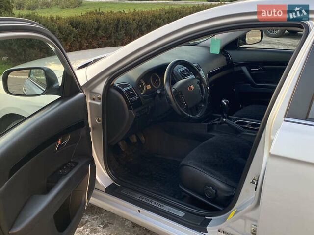 Сірий Джилі Emgrand 8 (EC8), об'ємом двигуна 2 л та пробігом 102 тис. км за 6300 $, фото 7 на Automoto.ua