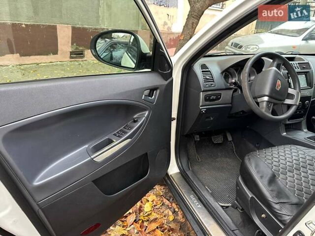 Білий Джилі Емгранд Х7, об'ємом двигуна 2.38 л та пробігом 155 тис. км за 3500 $, фото 8 на Automoto.ua