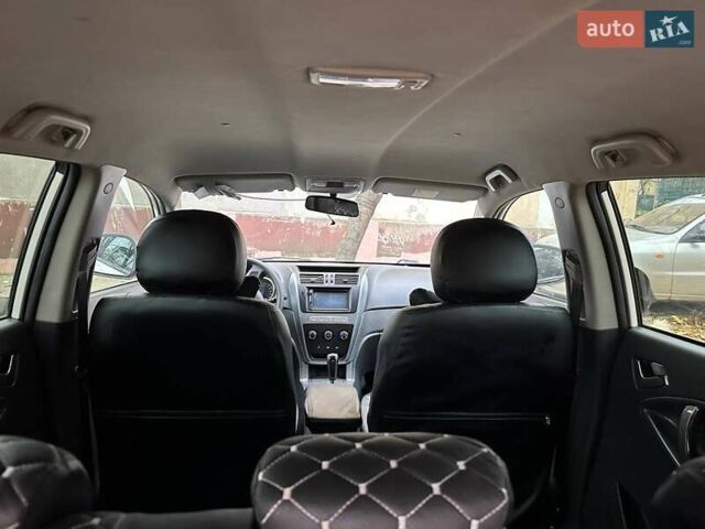 Білий Джилі Емгранд Х7, об'ємом двигуна 2.38 л та пробігом 155 тис. км за 3500 $, фото 16 на Automoto.ua